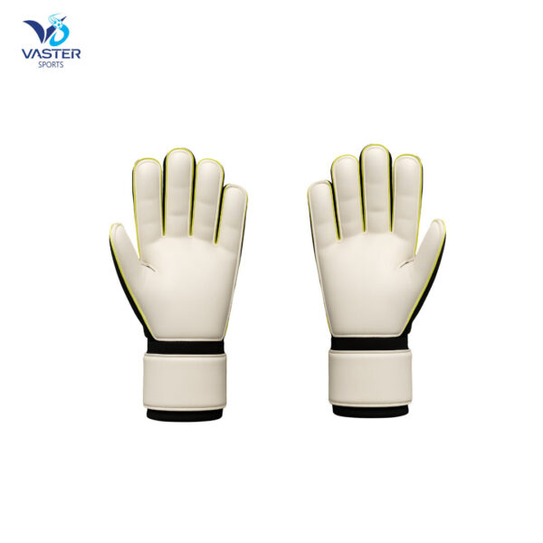 goalkeeper gloves