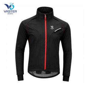 Men’s softshell cycling jacket with wind-resistant performance design